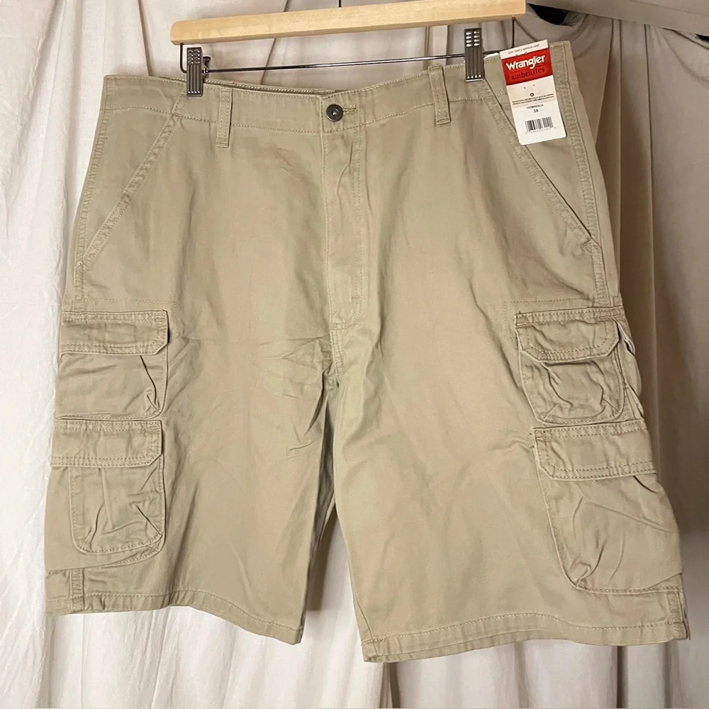 Wrangler Khaki Cargo Shorts Men’s Sz 38
